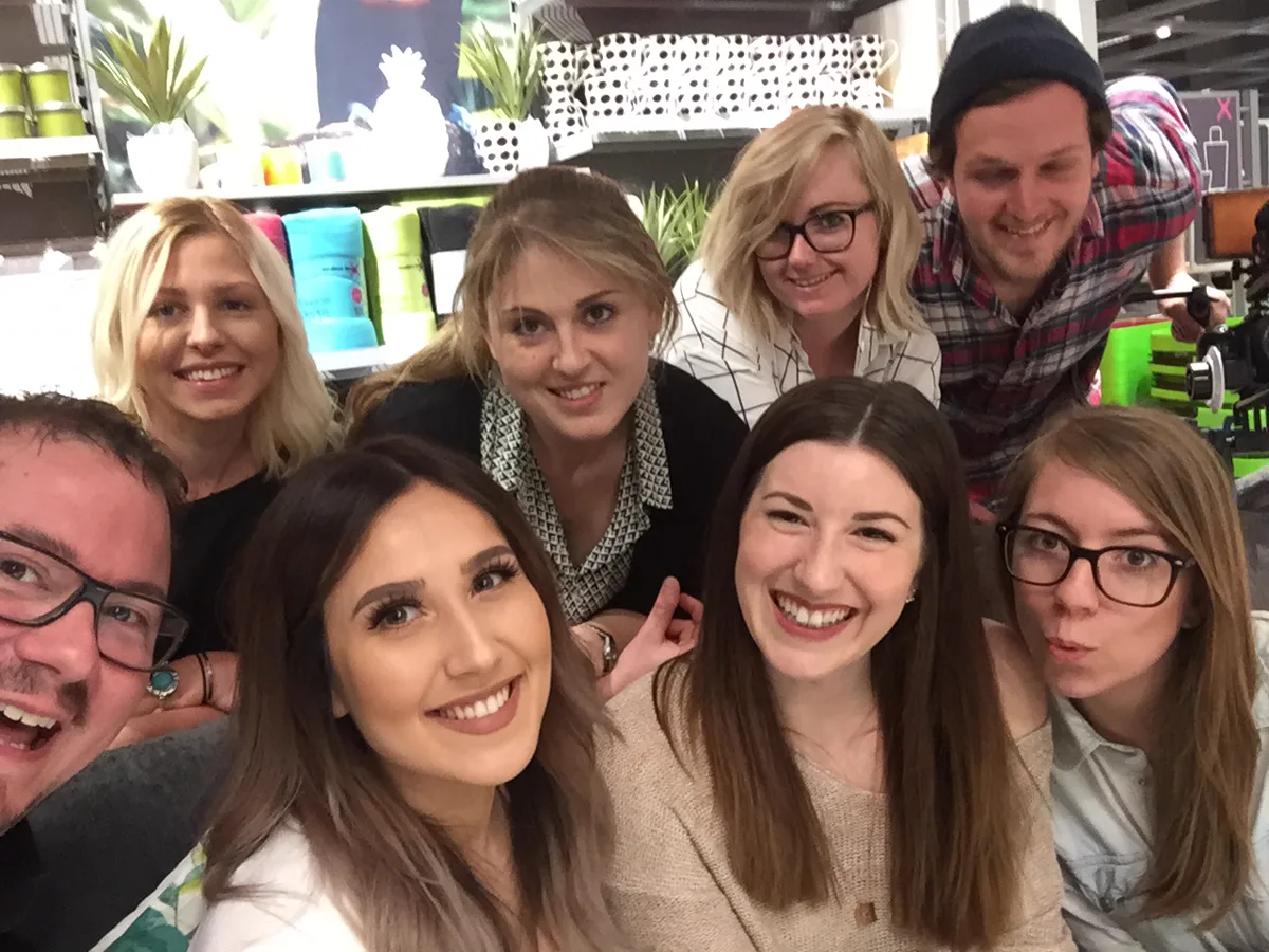 Historisches MediaBrothers Team bei mömax in Berlin