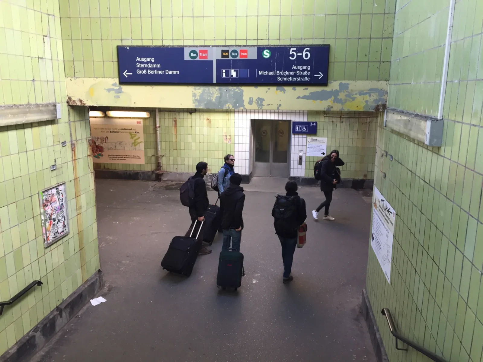 Ankunft des Teams am Bahnhof Berlin-Schöneweide